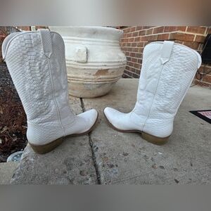 Coconuts by Matisse Women's Gaucho Western Boots White 7.5M Faux Snakeskin